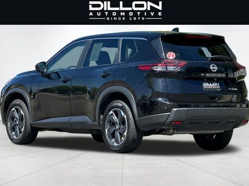 Used 2024 Nissan Rogue SV AWD/4WD image 6