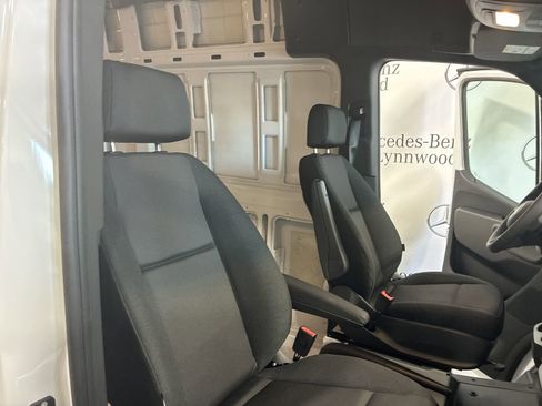 New 2025 Mercedes-Benz Sprinter 2500 image 18
