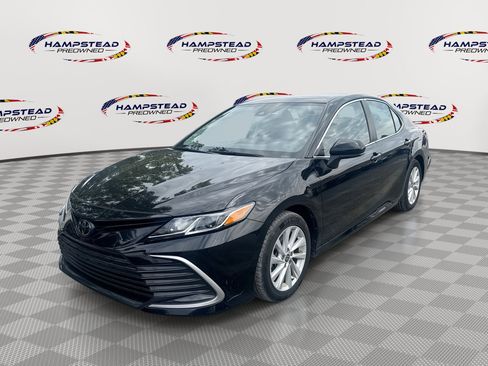 Used 2022 Toyota Camry LE FWD image 1