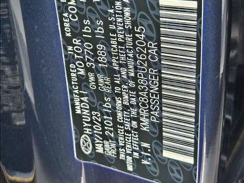 Used 2023 Hyundai Venue Limited w/ Cargo Package FWD image 24