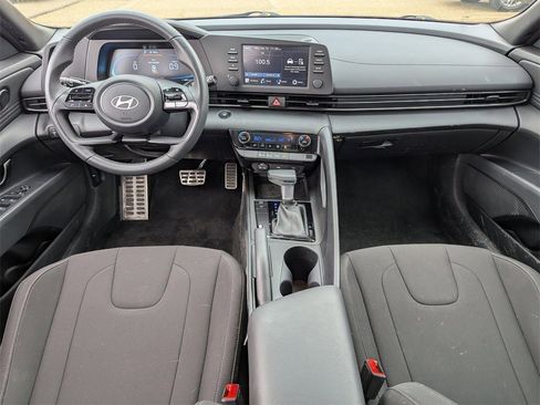 Certified 2025 Hyundai Elantra Sport image 7