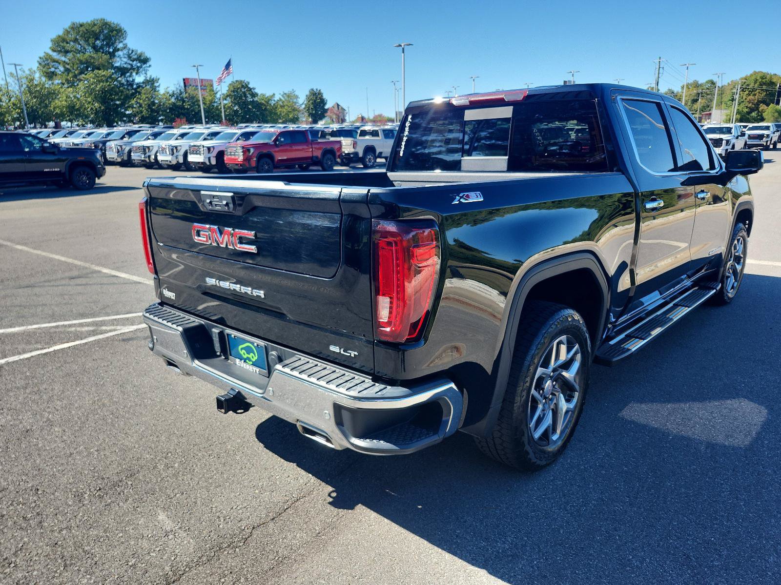 Used 2024 GMC Sierra 1500 SLT w/ SLT Premium Plus Package AWD/4WD image 3