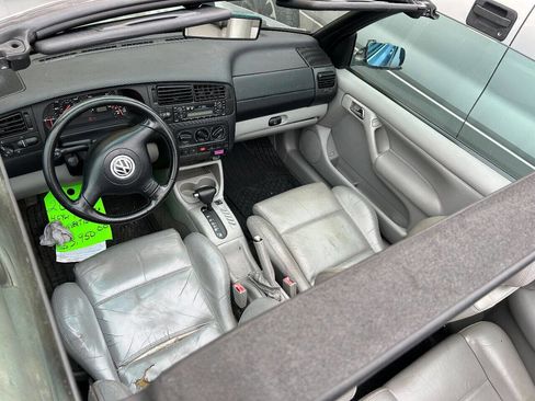 Used 2002 Volkswagen Cabrio GLX image 18
