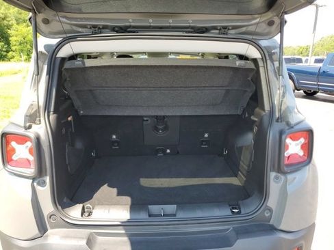 Used 2021 Jeep Renegade Latitude w/ Convenience Group AWD/4WD image 10