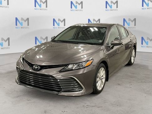 Used 2023 Toyota Camry LE image 1