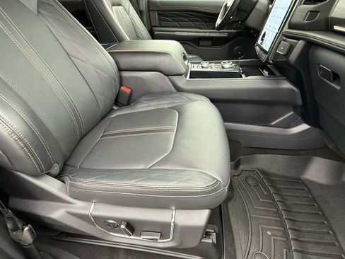 Used 2024 Ford Expedition Max Platinum image 14