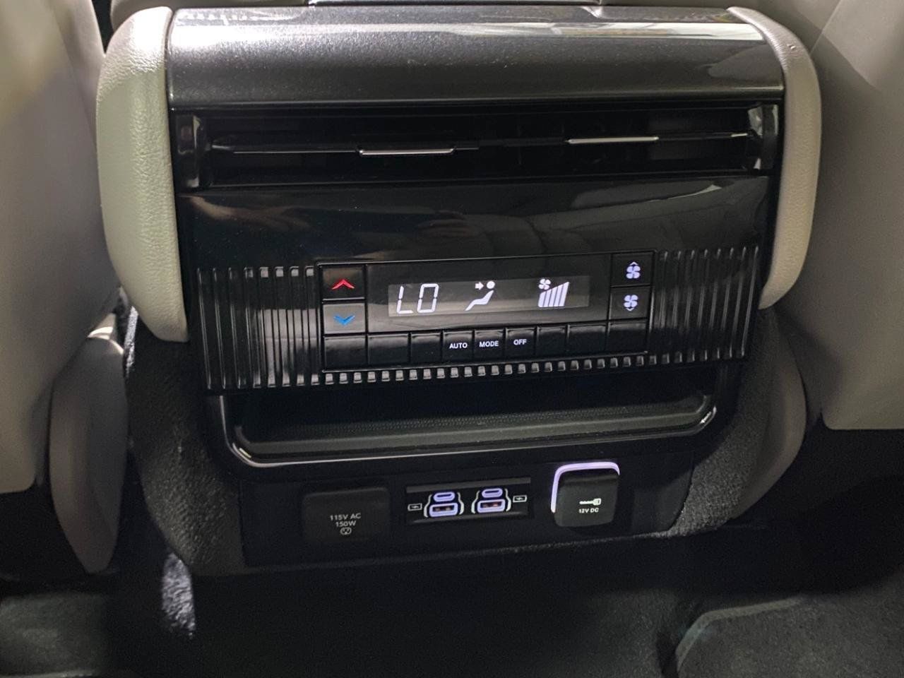 Used 2022 Jeep Wagoneer Series I w/ Premium Group I AWD/4WD image 15