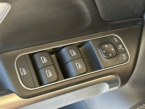 Certified 2022 Mercedes-Benz GLB 250 4MATIC image 12