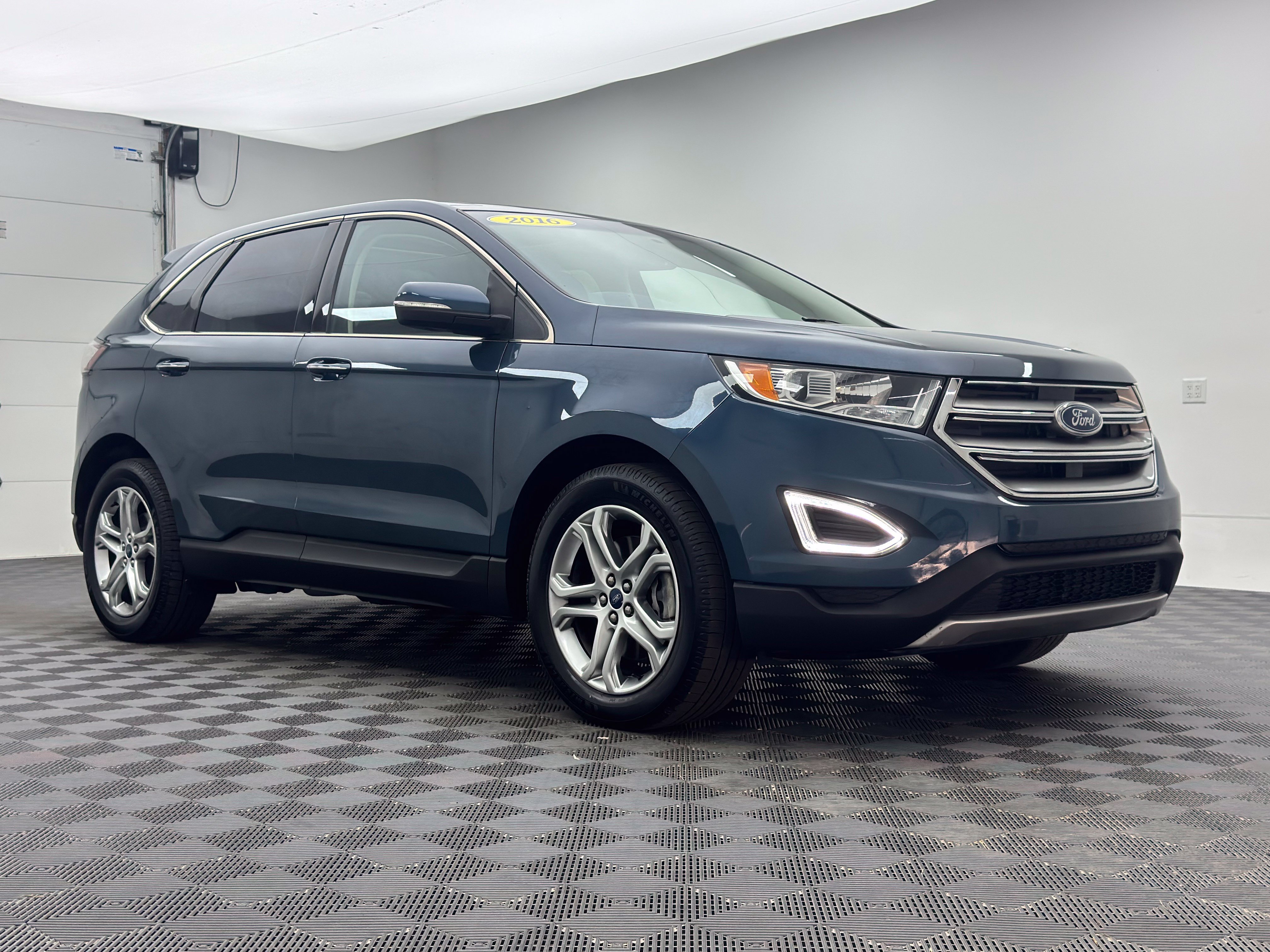 Used 2016 Ford Edge Titanium w/ Equipment Group 301A AWD/4WD image 2