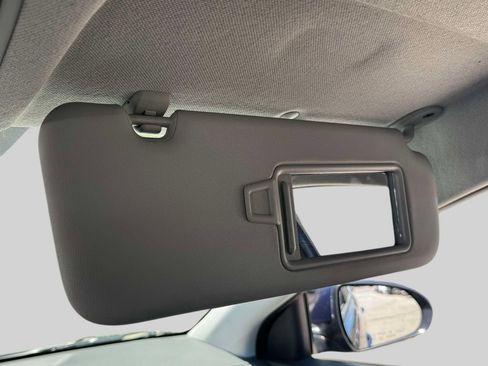 Used 2020 Hyundai Elantra SE FWD image 27
