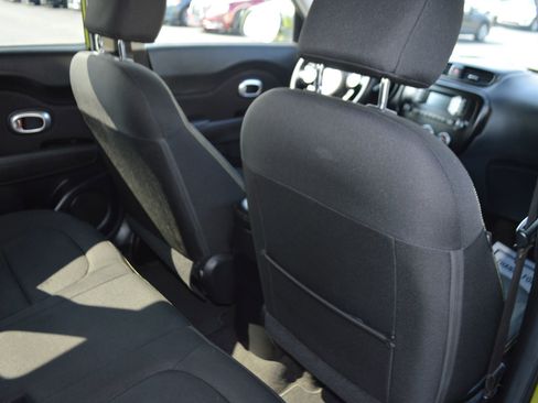 Used 2015 Kia Soul + FWD image 25