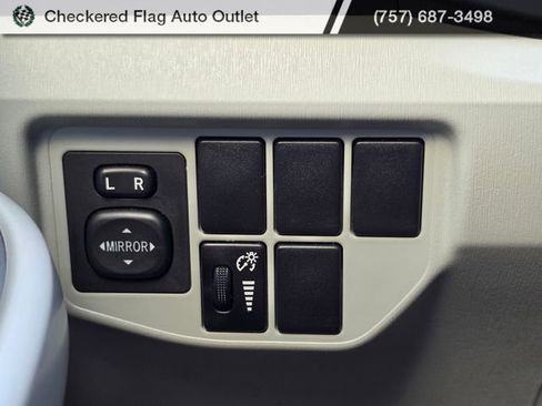 Used 2012 Toyota Prius Two FWD image 10