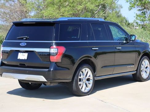 Used 2018 Ford Expedition Platinum RWD image 8