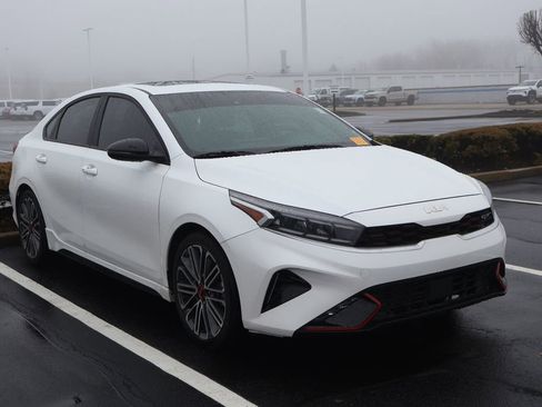 Used 2023 Kia Forte GT w/ GT2 Package image 3