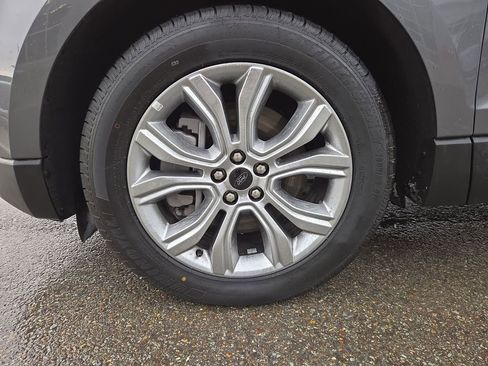 Used 2024 Ford Edge Titanium image 10