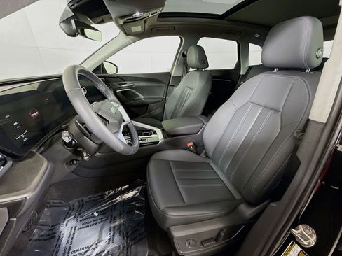 Used 2025 Audi Q5 Premium w/ Convenience Package image 5