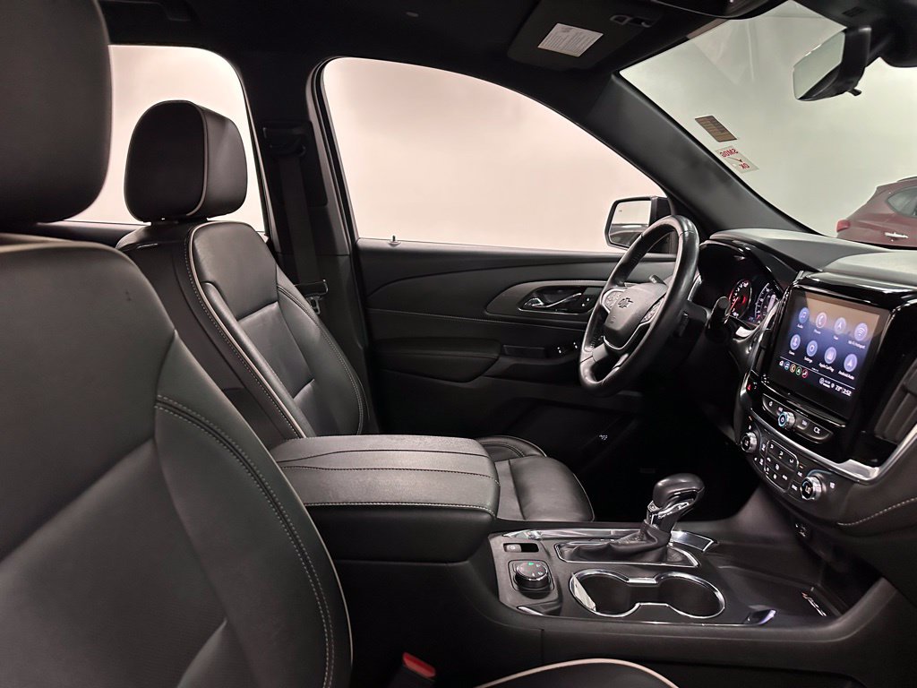 Used 2022 Chevrolet Traverse Premier w/ Redline Edition AWD/4WD image 34