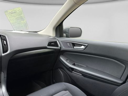 Used 2020 Ford Edge SE FWD image 19