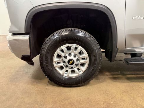 Used 2025 Chevrolet Silverado 2500 LT w/ Convenience Package image 86