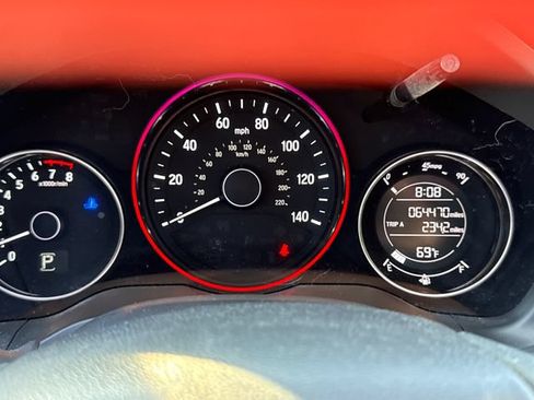 Used 2018 Honda HR-V EX image 25