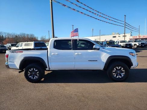 Used 2023 Toyota Tacoma TRD Off-Road image 8