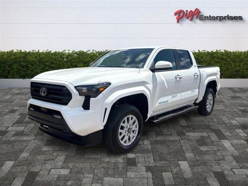 Used 2024 Toyota Tacoma SR5 AWD/4WD image 4