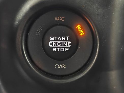 Used 2021 Jeep Gladiator Sport image 11