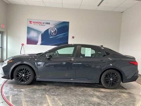 Certified 2025 Toyota Camry SE w/ Convenience Package image 3