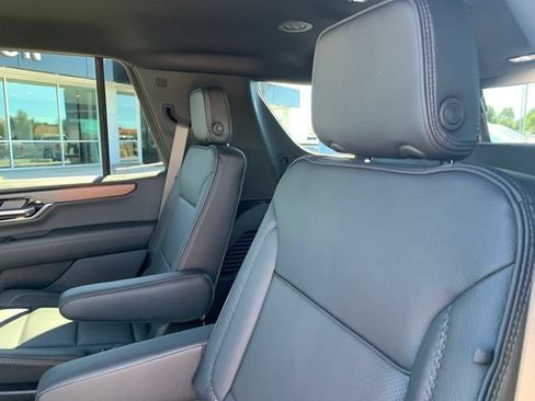 Used 2026 GMC Yukon Denali w/ LPO, Floor Liner Package AWD/4WD image 19