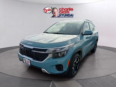 Used 2025 Kia Seltos EX