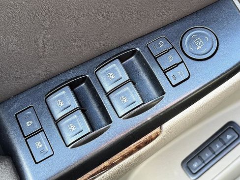 Used 2020 Chevrolet Suburban Premier image 20