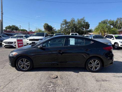 Used 2017 Hyundai Elantra SE FWD image 5