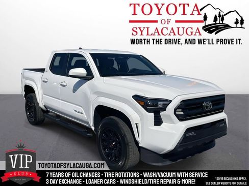 Used 2025 Toyota Tacoma SR5 image 1