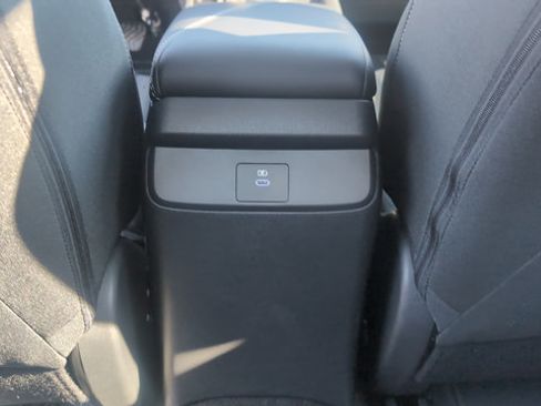 Used 2026 Nissan Sentra SV w/ SV Convenience Package FWD image 23