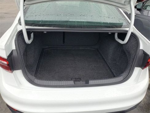 Certified 2025 Volkswagen Jetta GLI Autobahn w/ GLI Black Package image 9