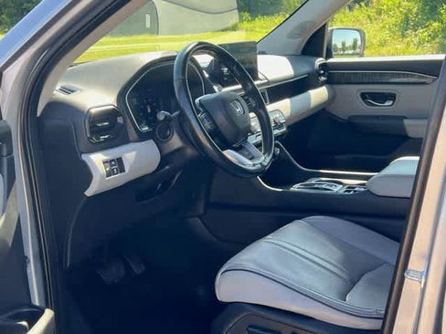 Certified 2023 Honda Pilot Elite image 3