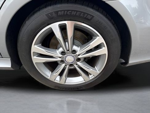 Used 2014 Mercedes-Benz E 250 BlueTEC Sedan image 36