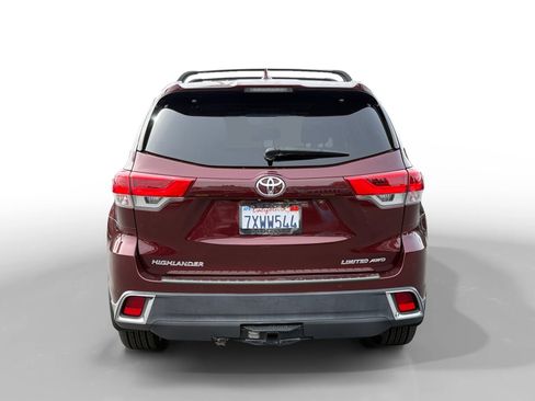 Used 2017 Toyota Highlander Limited image 4