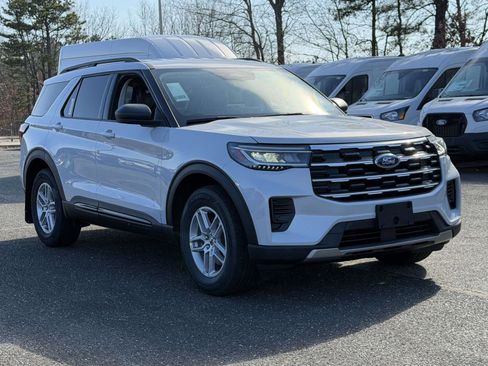 New 2026 Ford Explorer Active AWD/4WD image 2