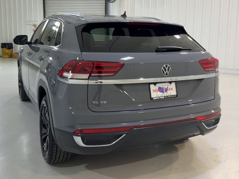 Used 2022 Volkswagen Atlas Cross Sport SE FWD image 8