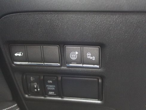 Used 2017 INFINITI QX80 4WD w/ Driver Assistance Package image 25