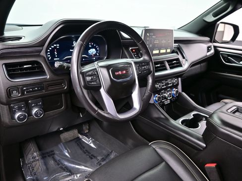 Used 2023 GMC Yukon SLT AWD/4WD image 16