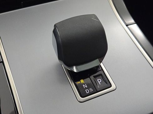 Used 2024 Land Rover Range Rover Velar S image 32