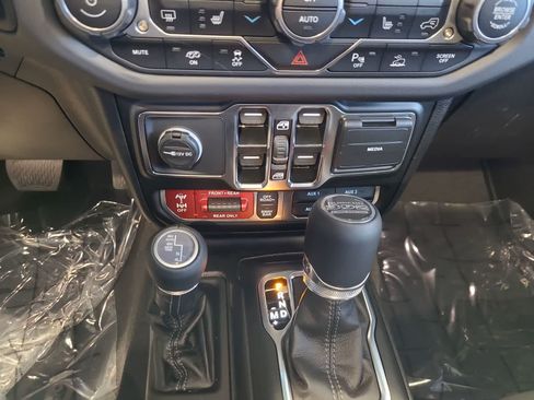 New 2025 Jeep Wrangler Unlimited Rubicon 392 image 25