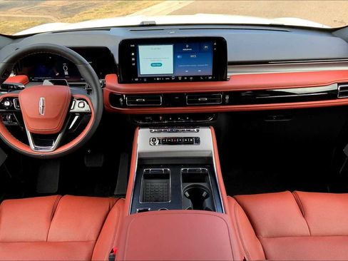 New 2025 Lincoln Aviator Reserve w/ Luxury Package image 5