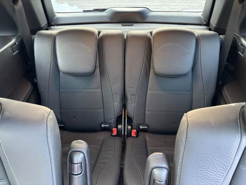 Used 2024 Mercedes-Benz GLS 450 4MATIC image 6