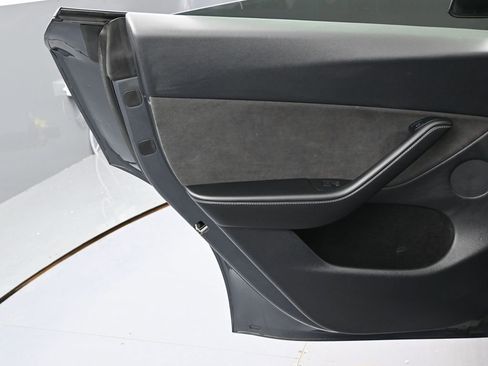 Used 2023 Tesla Model Y Long Range image 45