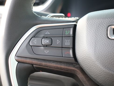 New 2025 Jeep Grand Cherokee L Limited image 9