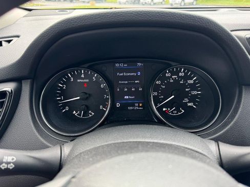 Used 2019 Nissan Rogue S FWD image 19