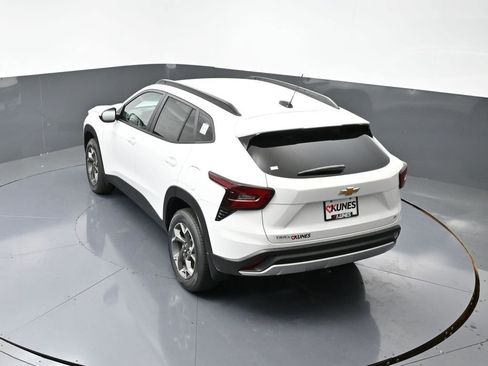 New 2025 Chevrolet Trax LT w/ Driver Confidence Package image 41